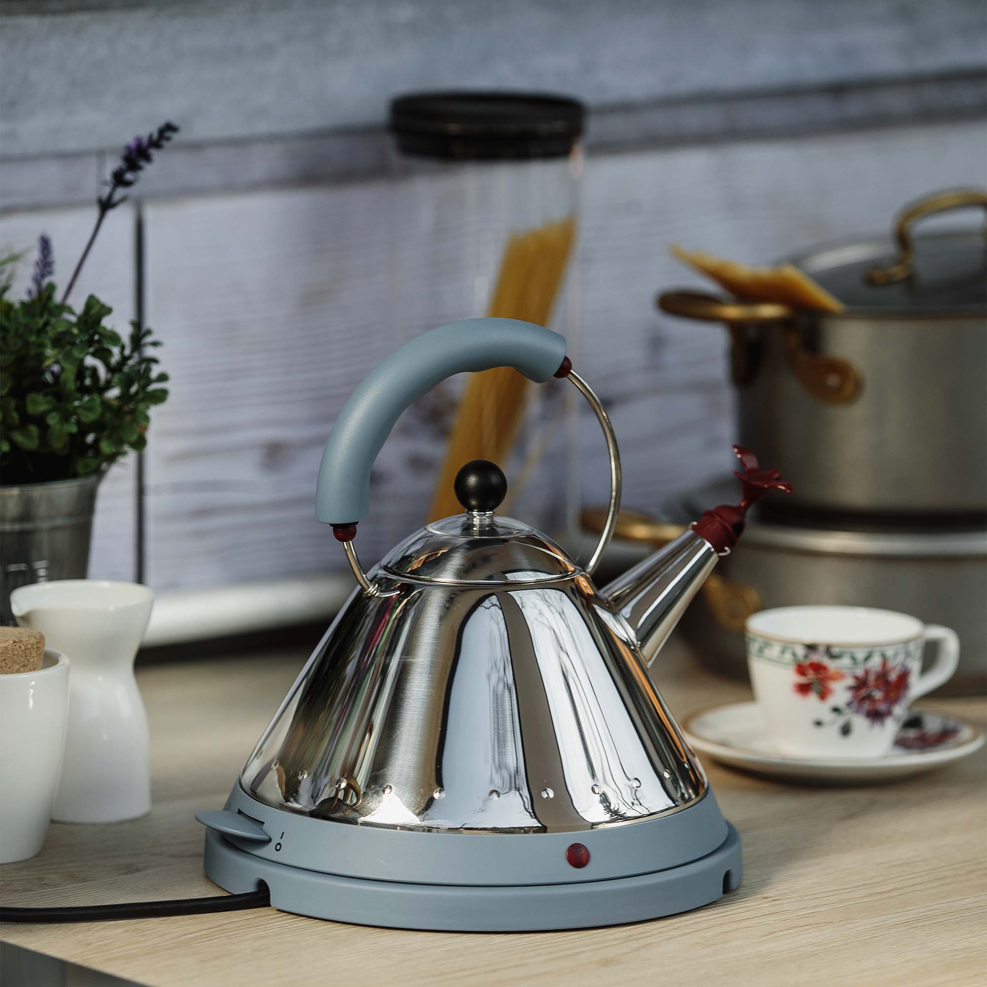 MG32 electric kettle by Alessi