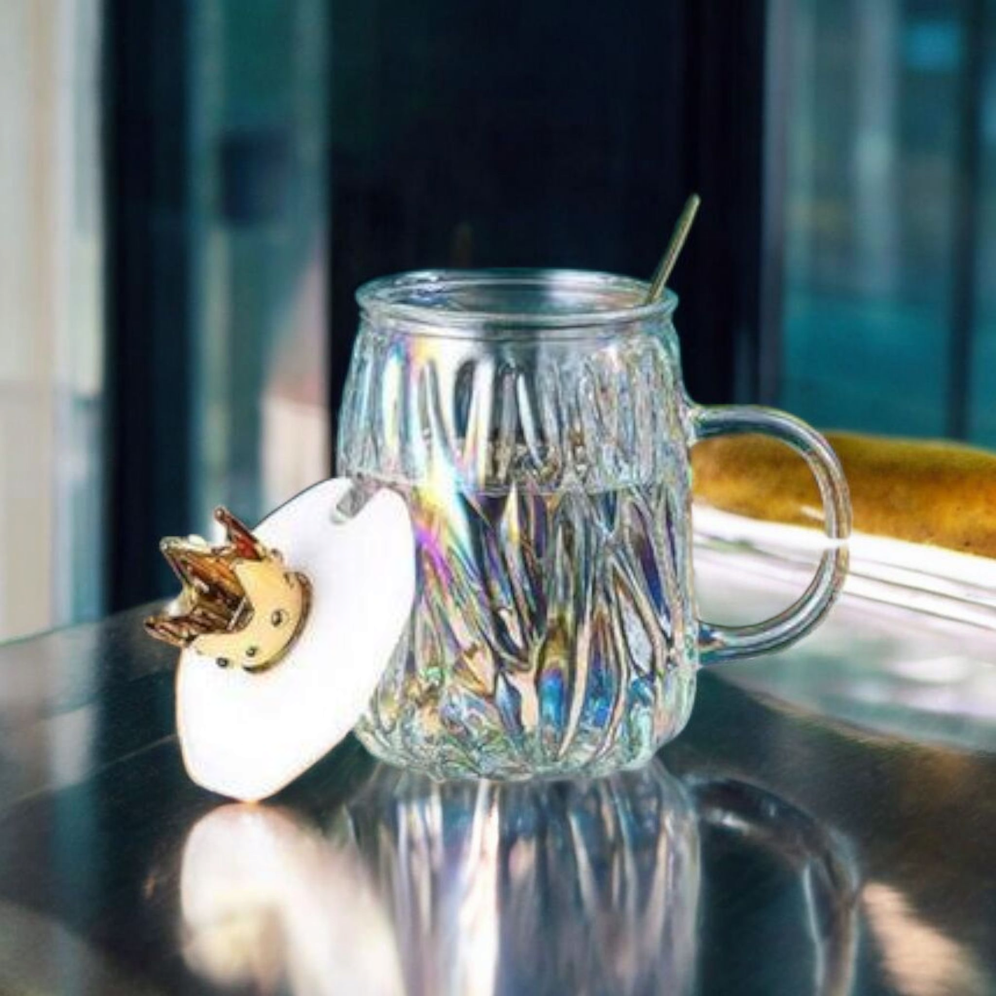 Borosilicate Glass Drinking Mug with Crown Lid & Spoon 450ml