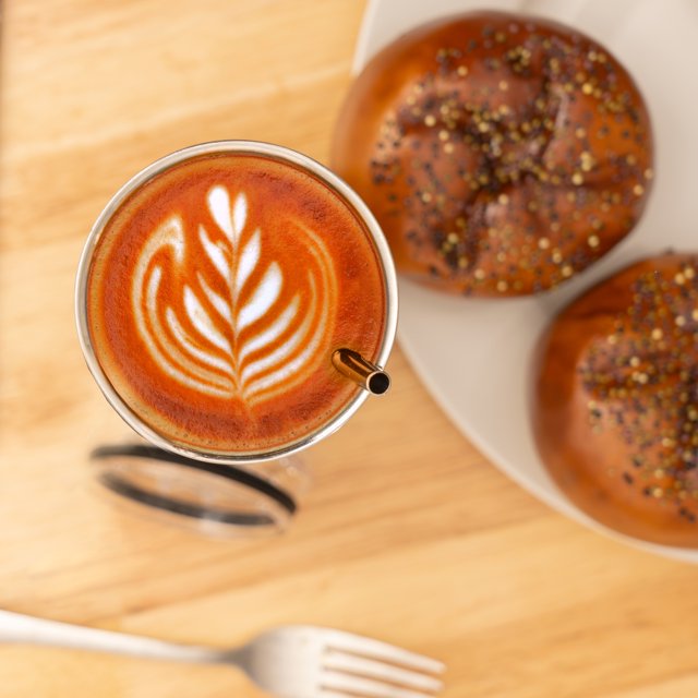 Skinny Metallic Thermos Drinking Tumbler 590ml Stainless Steel with Lid & Straw