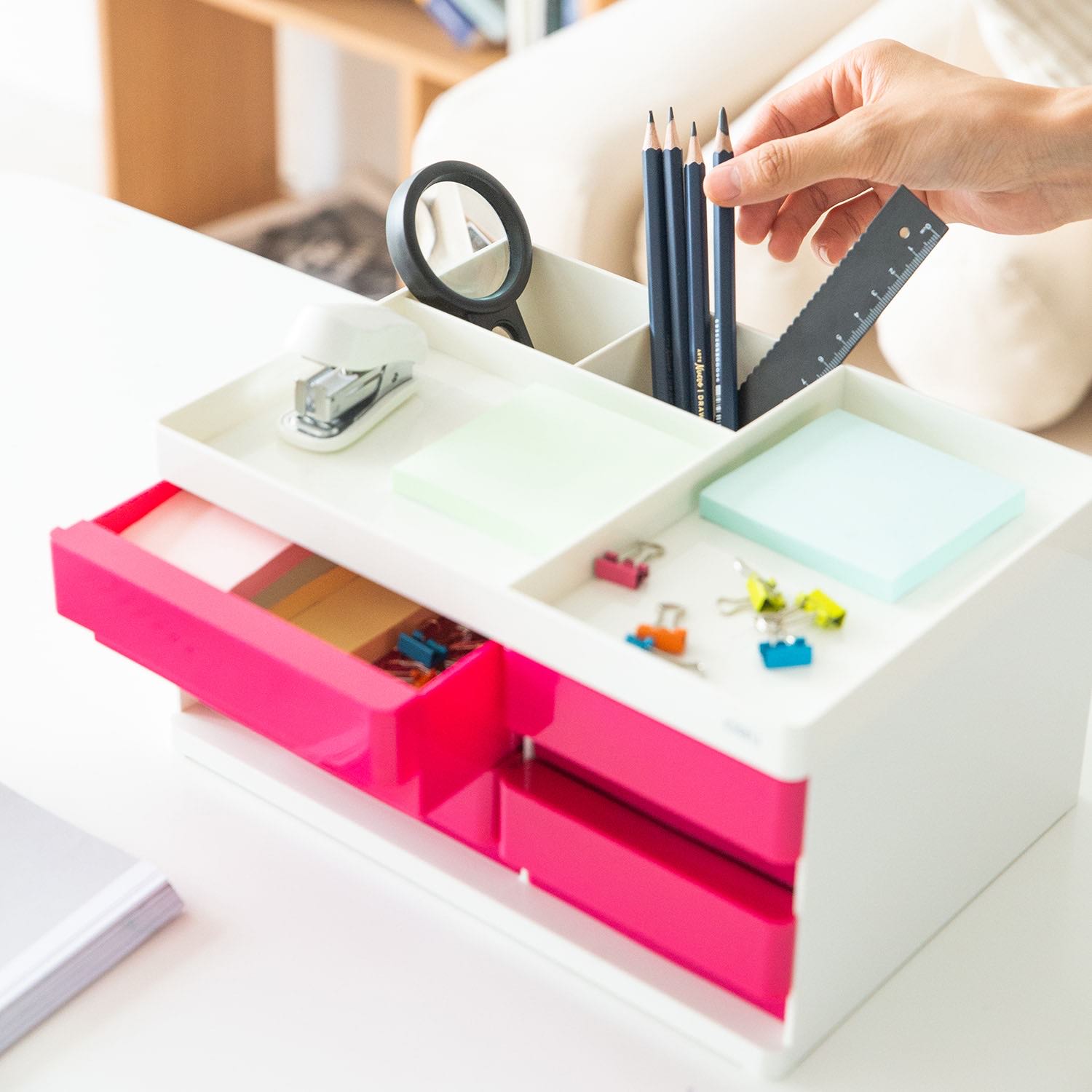 Deli Desk Organizer 4-Drawer 265x189x131mm Red