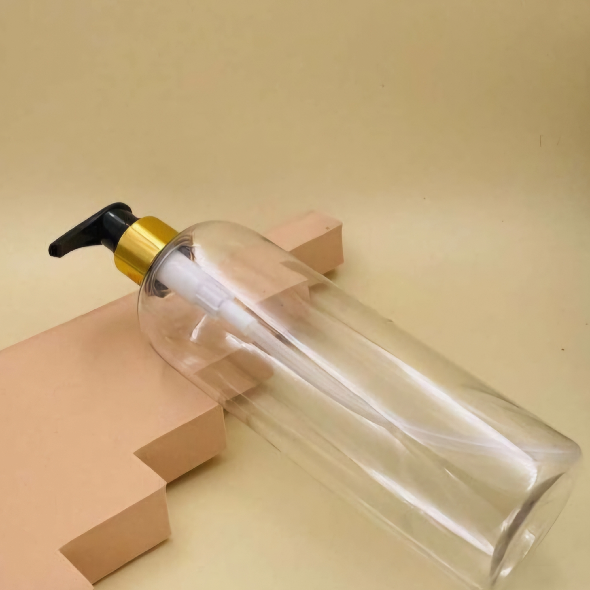 500ml PET Plastic Cosmetic Lotion Pump Bottle with Gold Collar