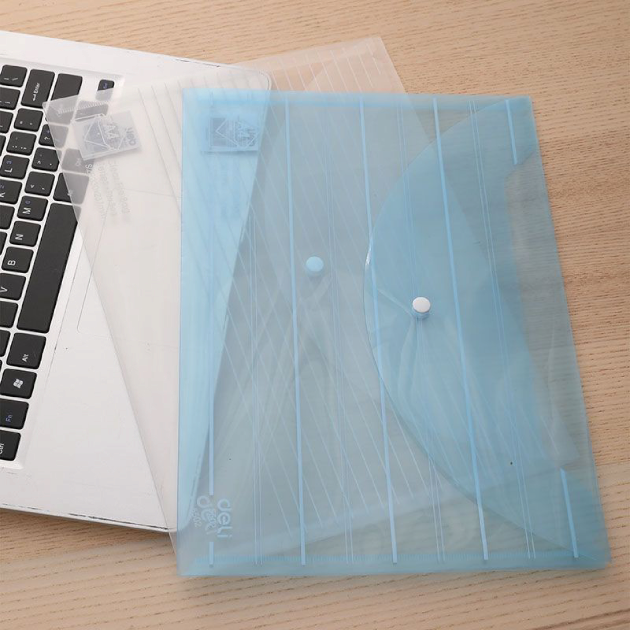 Deli A4 Carry Folder with Press Stud Transparent 180micron