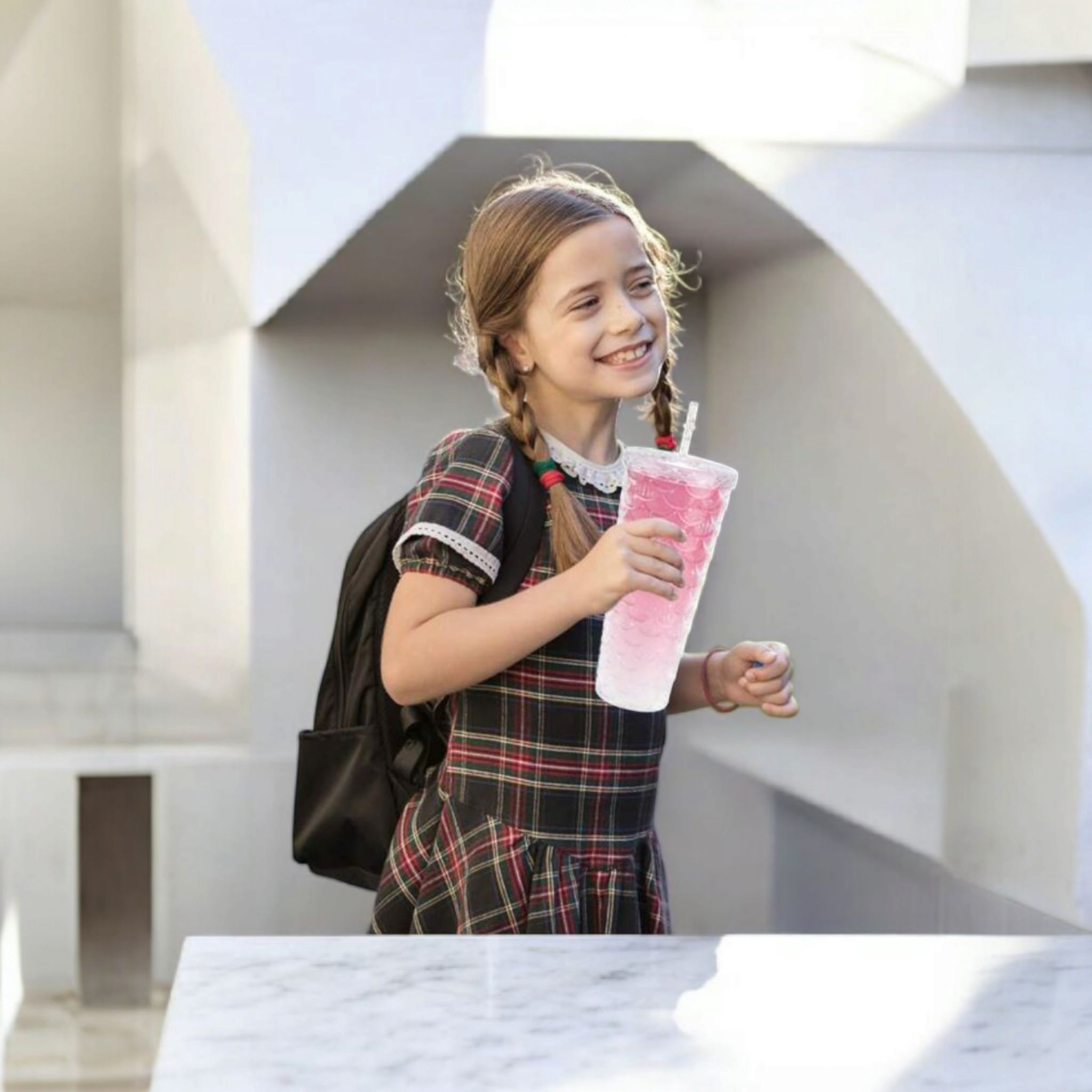 710ml Acrylic Drinking Tumbler Gradient-Coloured Fish Scale Patterned Sippy Cup 23x10.5cm