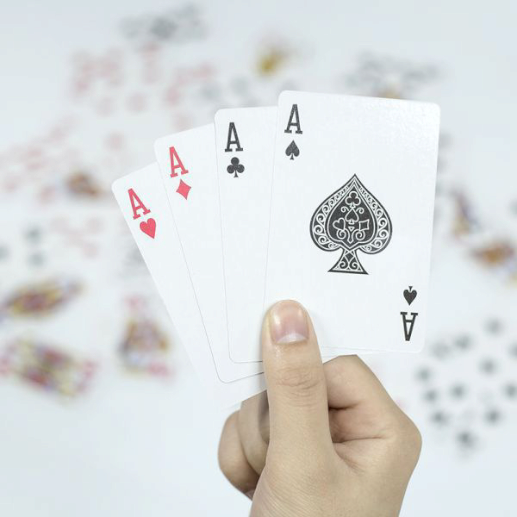 Deli Traditional Poker Game Card Pack 87x57mm