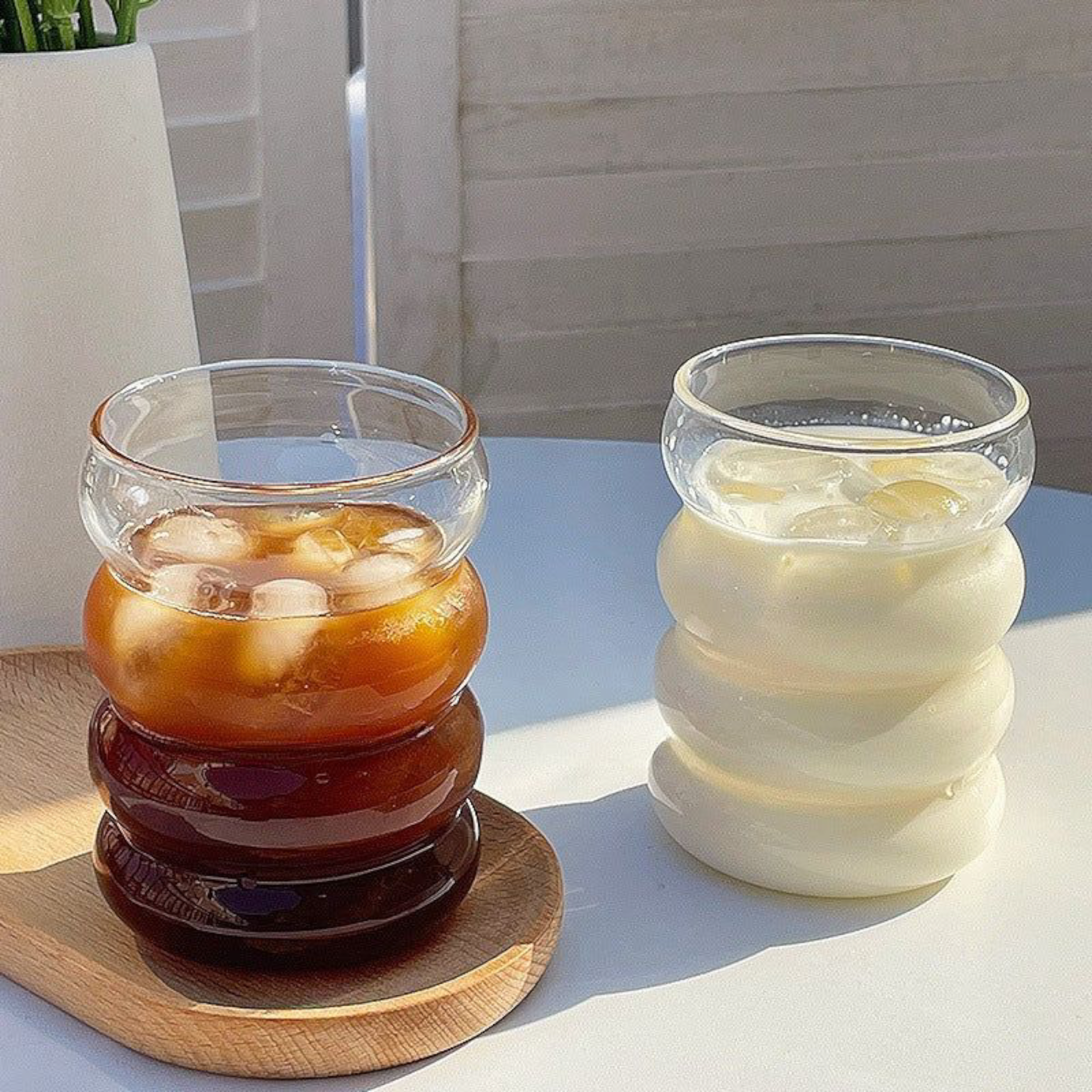 Glass Drinking Ribbed Cup 500ml with Bamboo Lid & Curved Straw 7x15cm