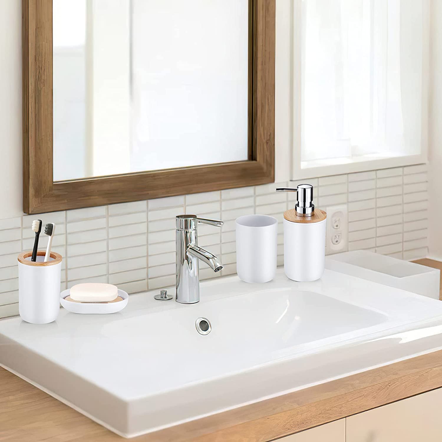 EH Acrylic Toothbrush Holder White with Bamboo Lid EH 21019