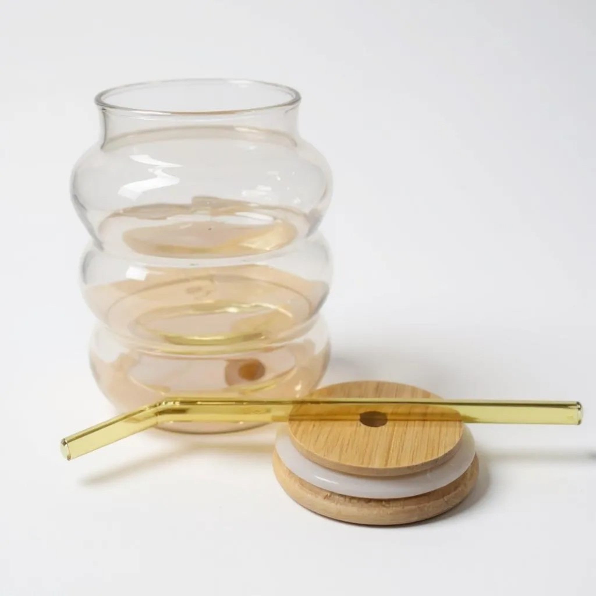 Amber Glass Drinking Ribbed Cup 700ml with Bamboo Lid & Amber Curved Straw 7x12cm