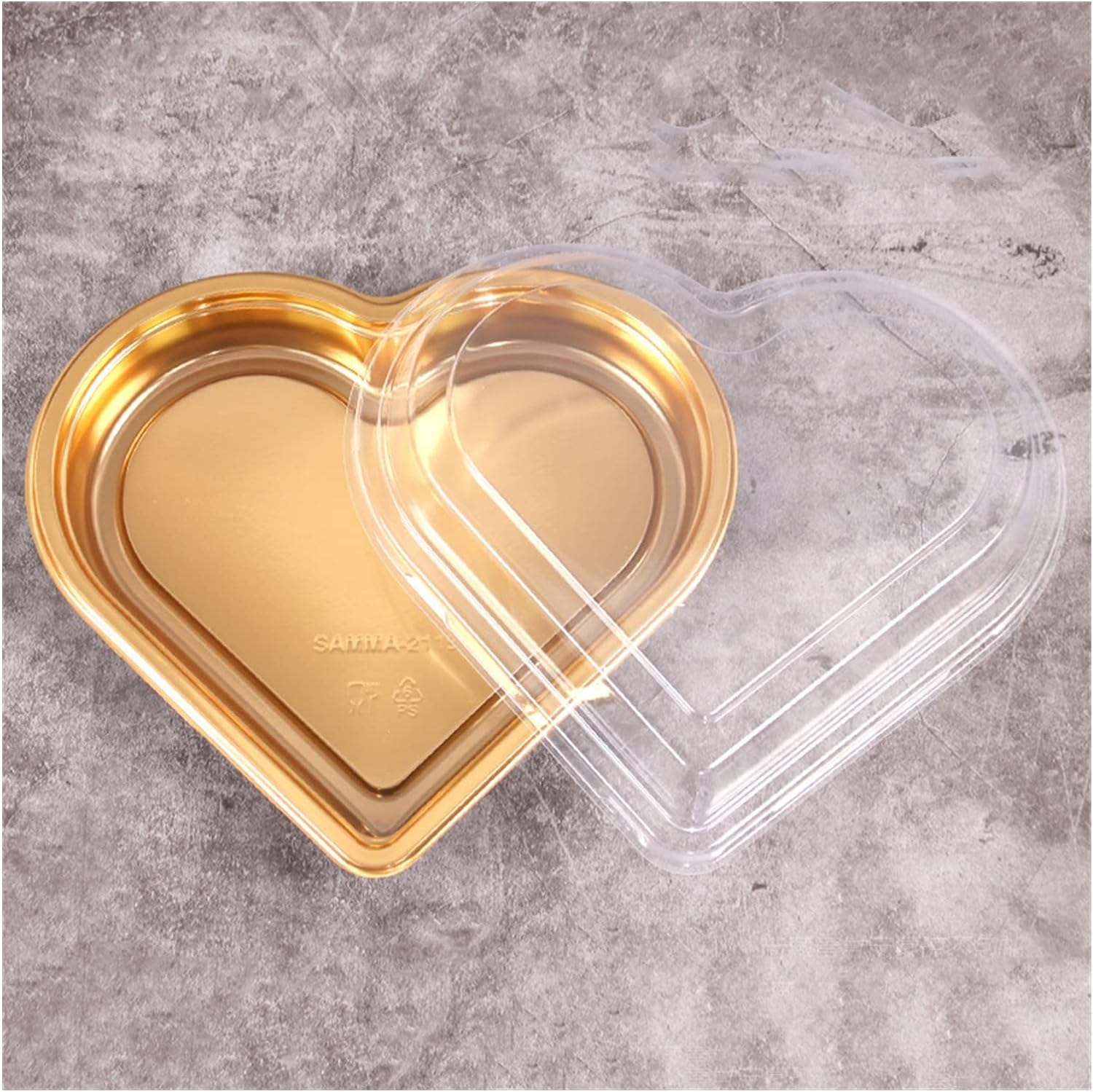 Disposable Serving To Go Plastic Heart Tray Gold with Lid