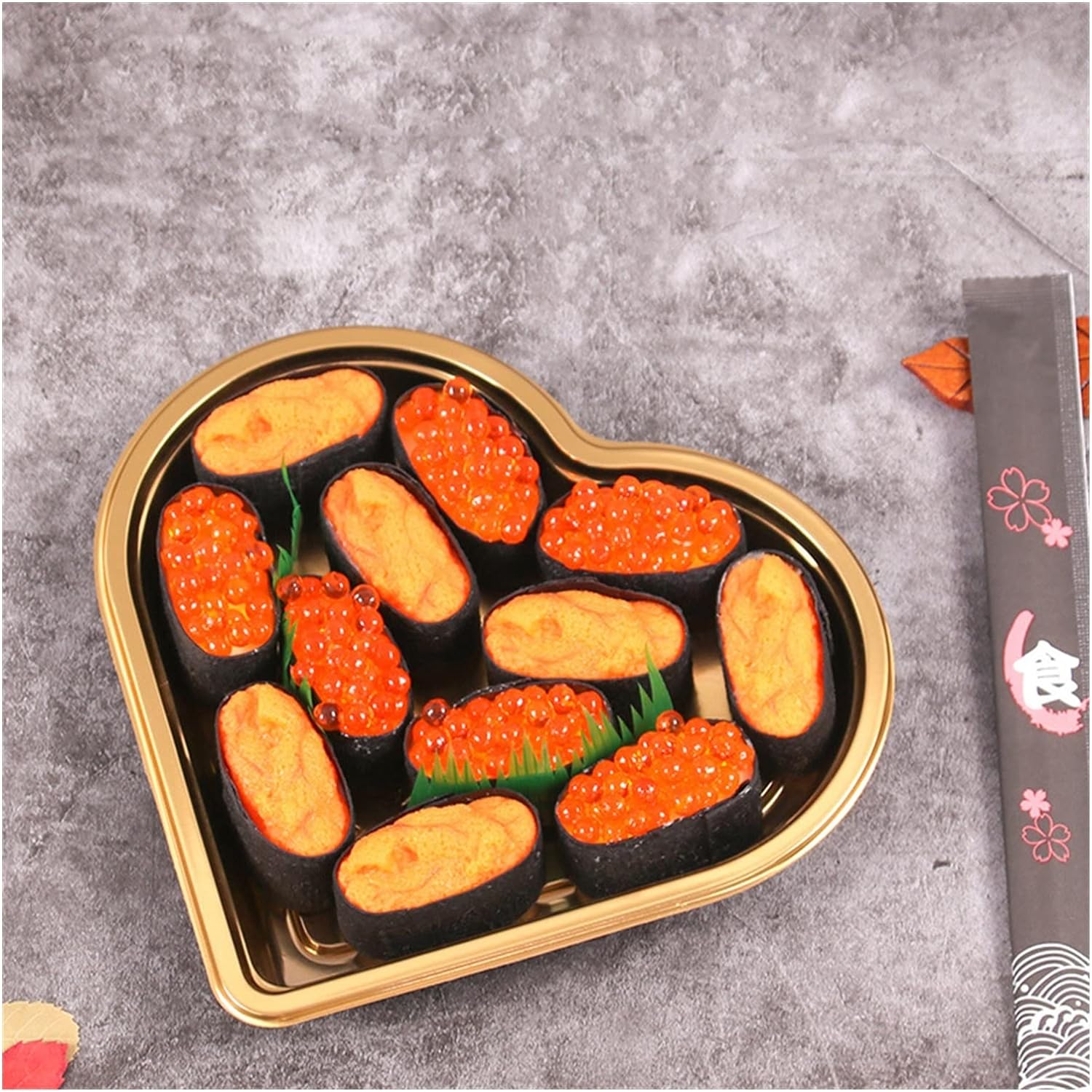 Disposable Serving To Go Plastic Heart Tray Gold with Lid