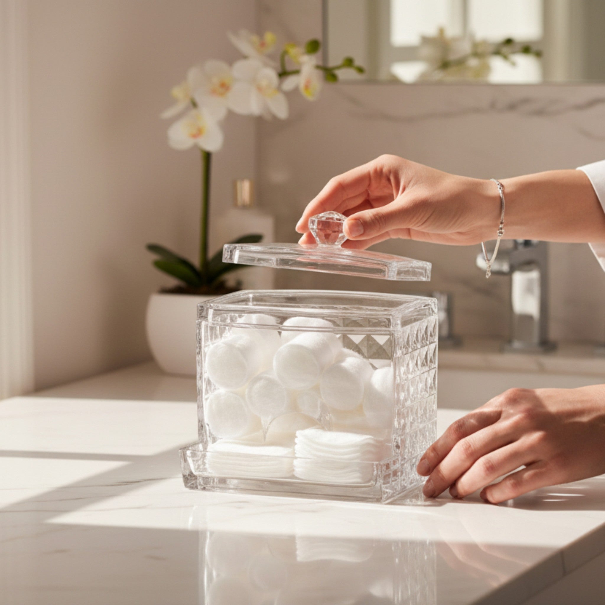 Modern Cotton Cosmetic Storage Diamon Era Box with Lid - Clear Plastic