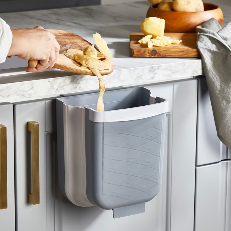 Collapsible Hanging Kitchen Waste Dustbin 6L