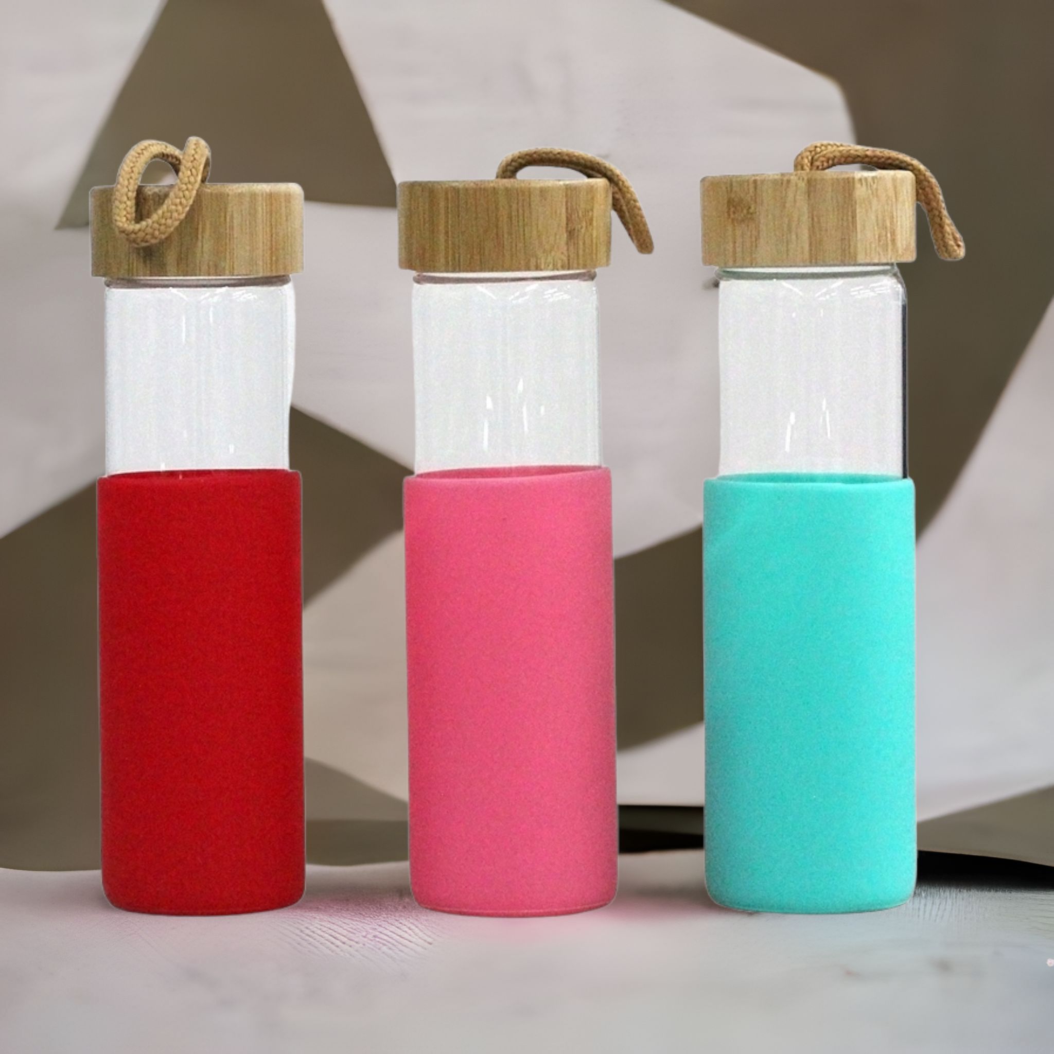 Glass Drinking Bottle 600ml Silicone Grip with Bamboo Lid and String 27134