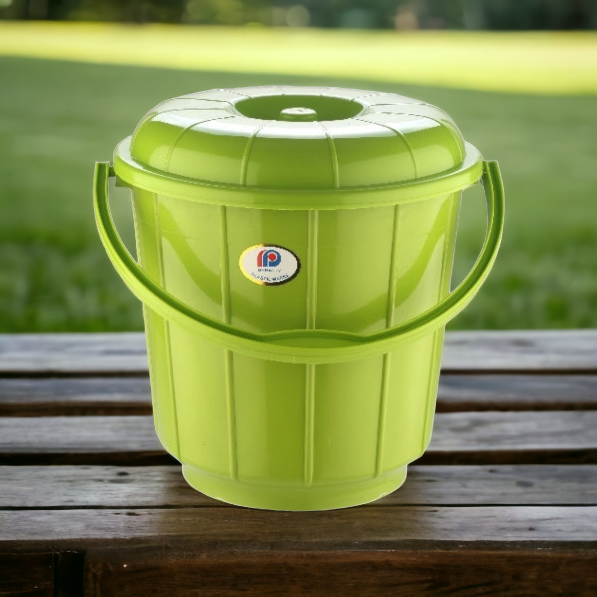 20L Plastic Bucket with Lid 120WLPH