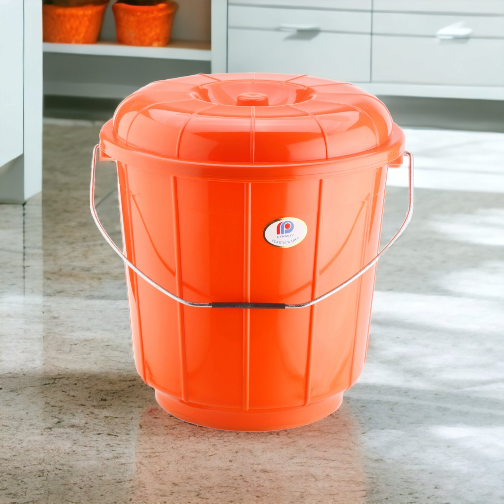 20L Plastic Bucket with Lid &  Steel Handle 120WL