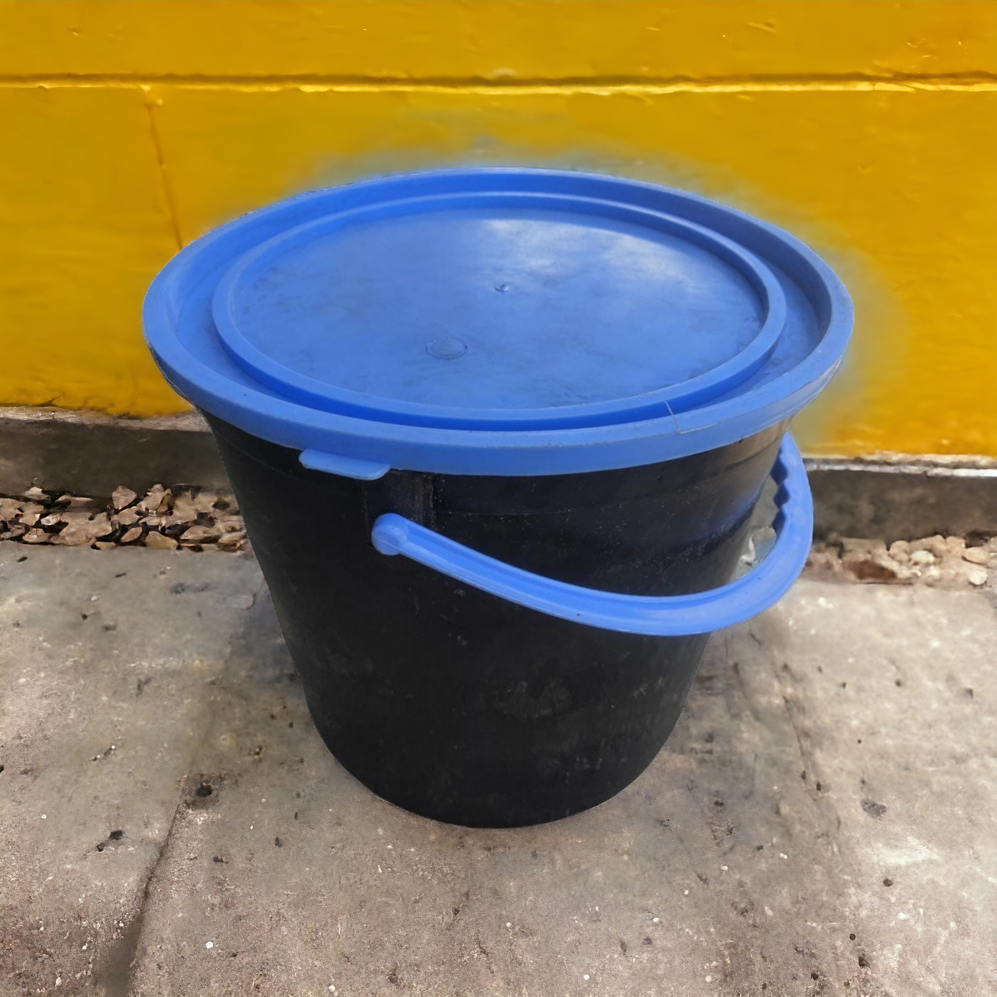 20L Rib Bucket with Lid