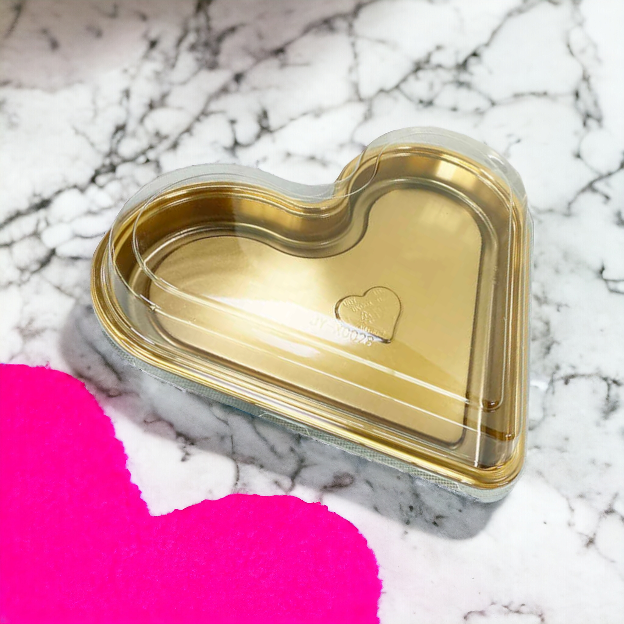 Disposable Serving To Go Plastic Heart Tray Gold with Lid