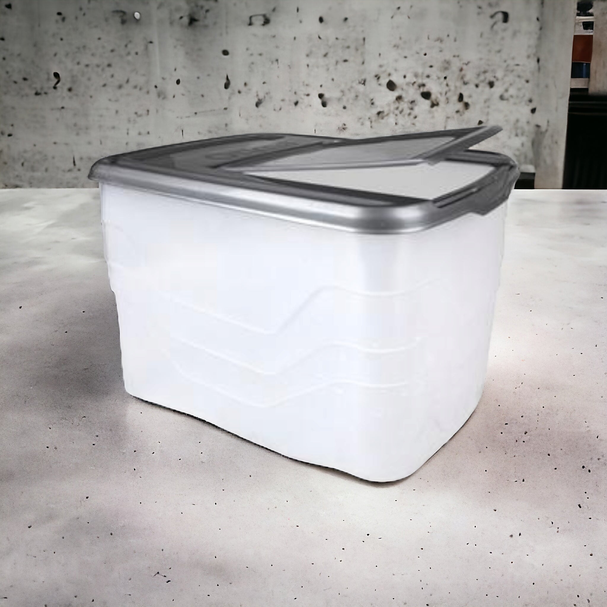 40L Plastic Storage Utility Container with Silver Flip Lid