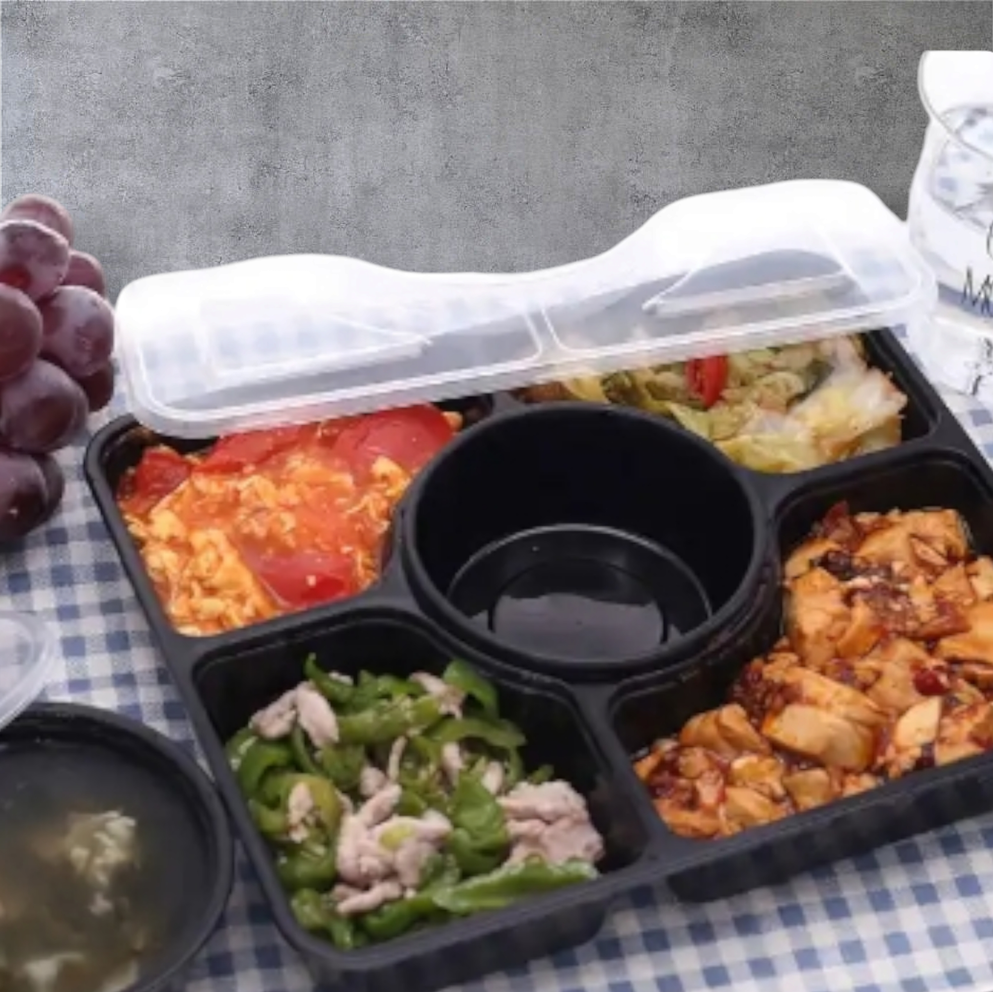 Takeaway Lunch Box 6-Division with Clear PVC Lid 26x22x5cm