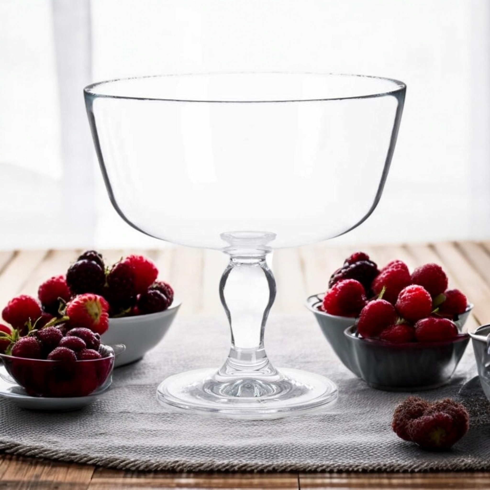 Pasabahce Petite Patisserie Glass Trifle Serving Dish Bowl 22cm on Footed Stand 24237