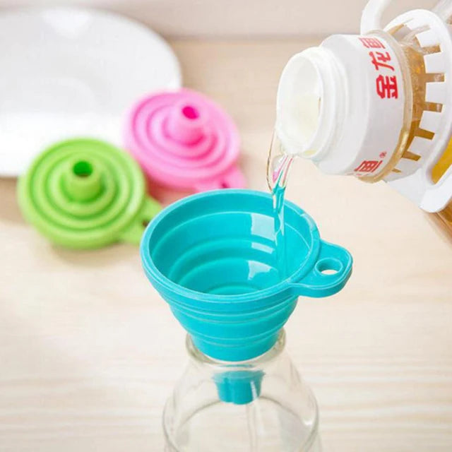 Mini Telescopic Silicone Collapsible Funnel 7x6x0.9cm 1pc