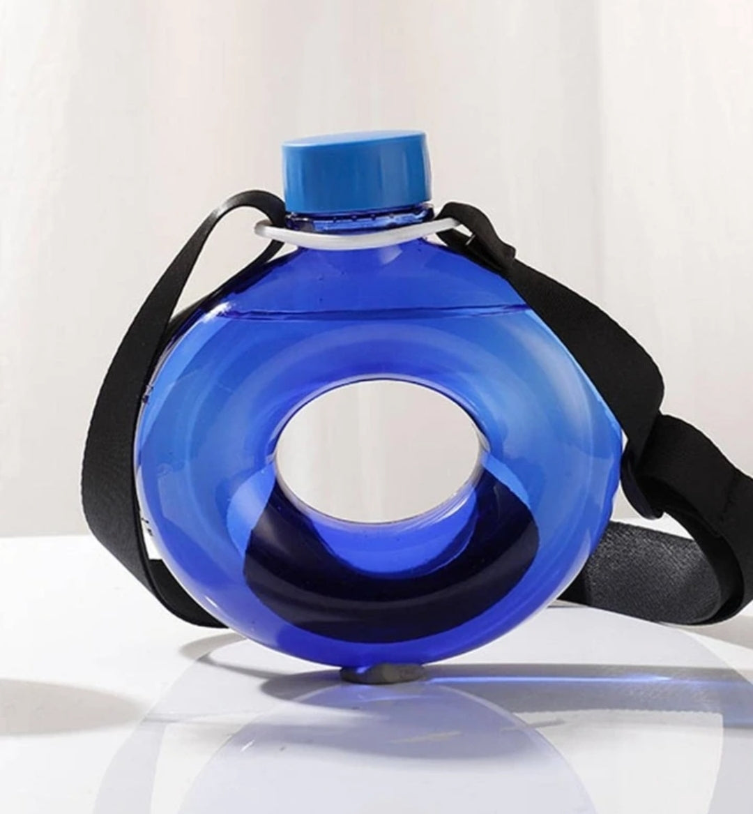 Sports Water Bottle Annular Donut Shaped O Ring 500ml Drop Resistant 17x16cm with Strap