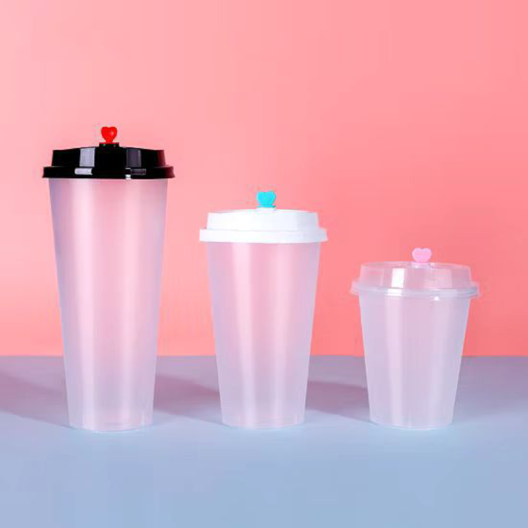 500ml Frosted Smoothie Cup Plastic with Lid & Red Heart Sip Plug 10pack