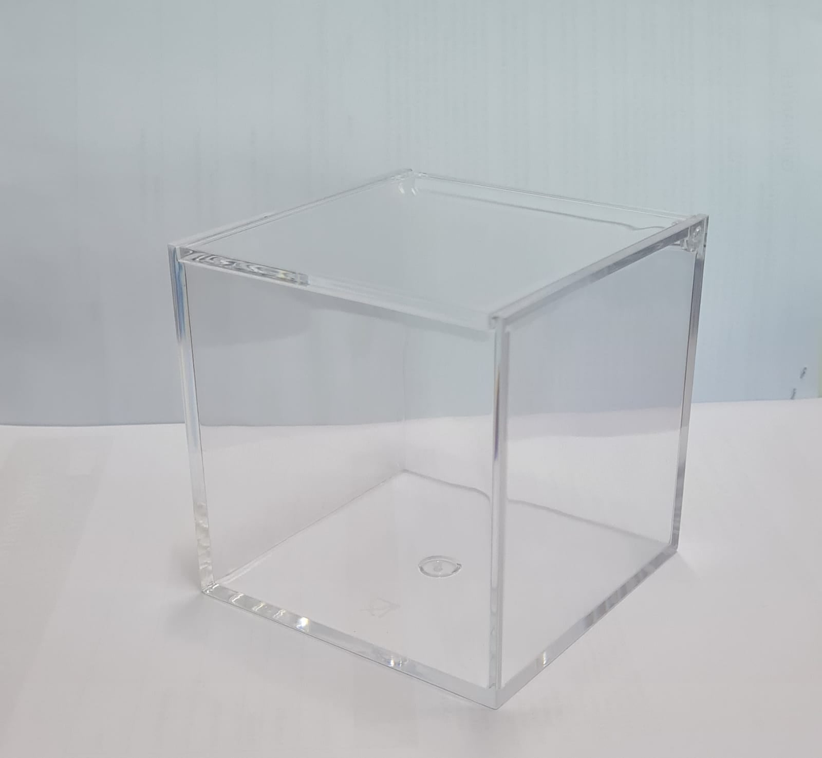 Acrylic Gift Box Square 6x6x6cm Super Transparent with Flip Lid