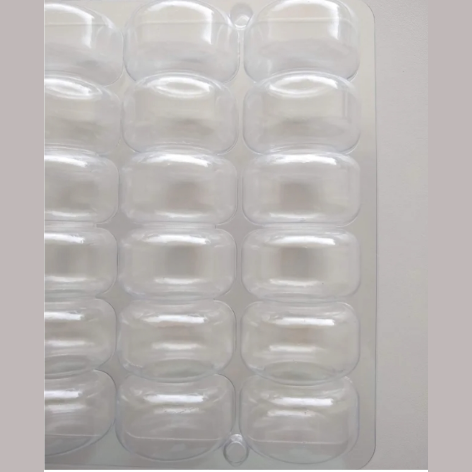 Macaron Container Tray PET 26.5x22.2cm 35-Slots Grid